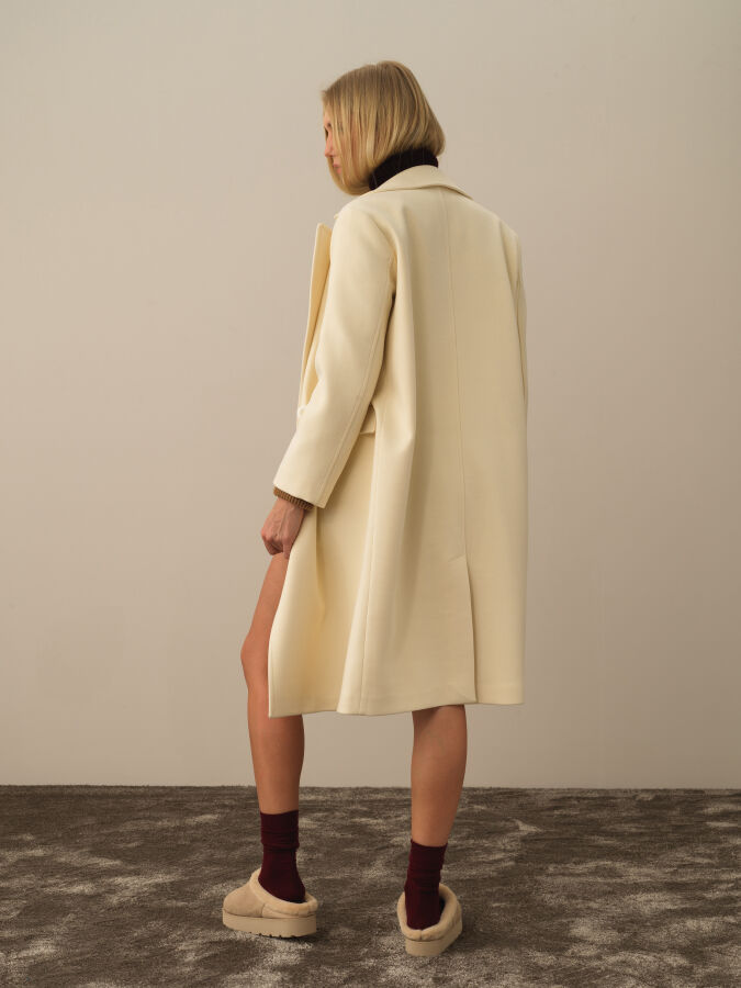 Buttoned Oversized Coat - Xint