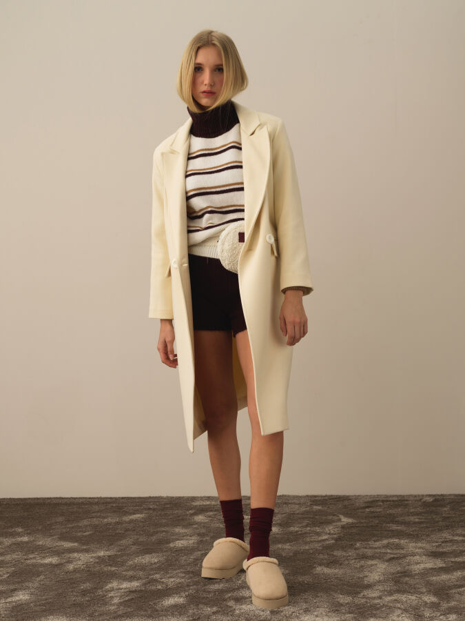 Buttoned Oversized Coat - Xint