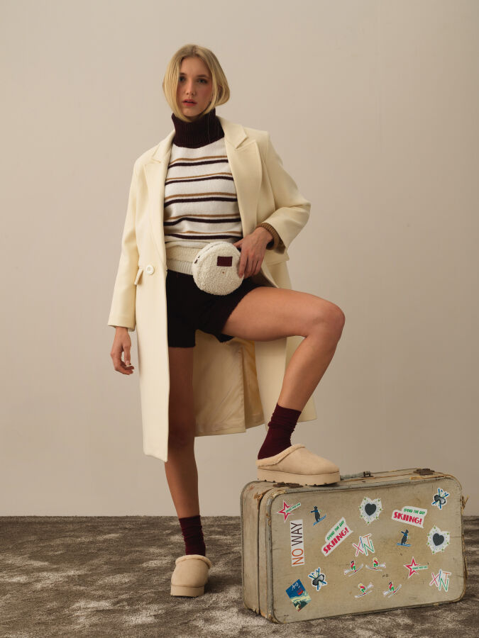 Buttoned Oversized Coat - Xint