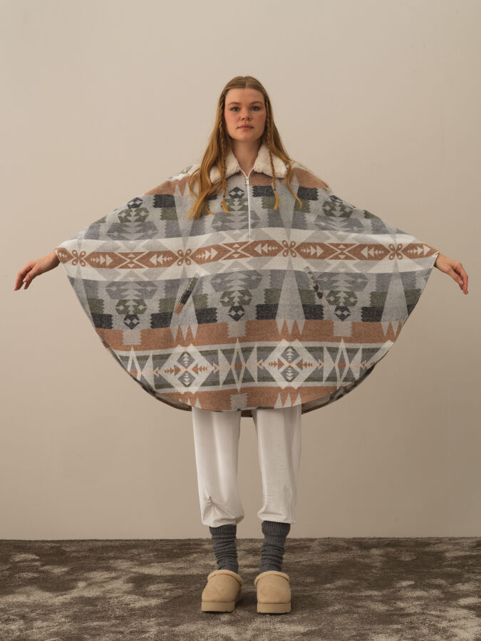 Cotton Collar with Fur Regular Fit Poncho - Xint