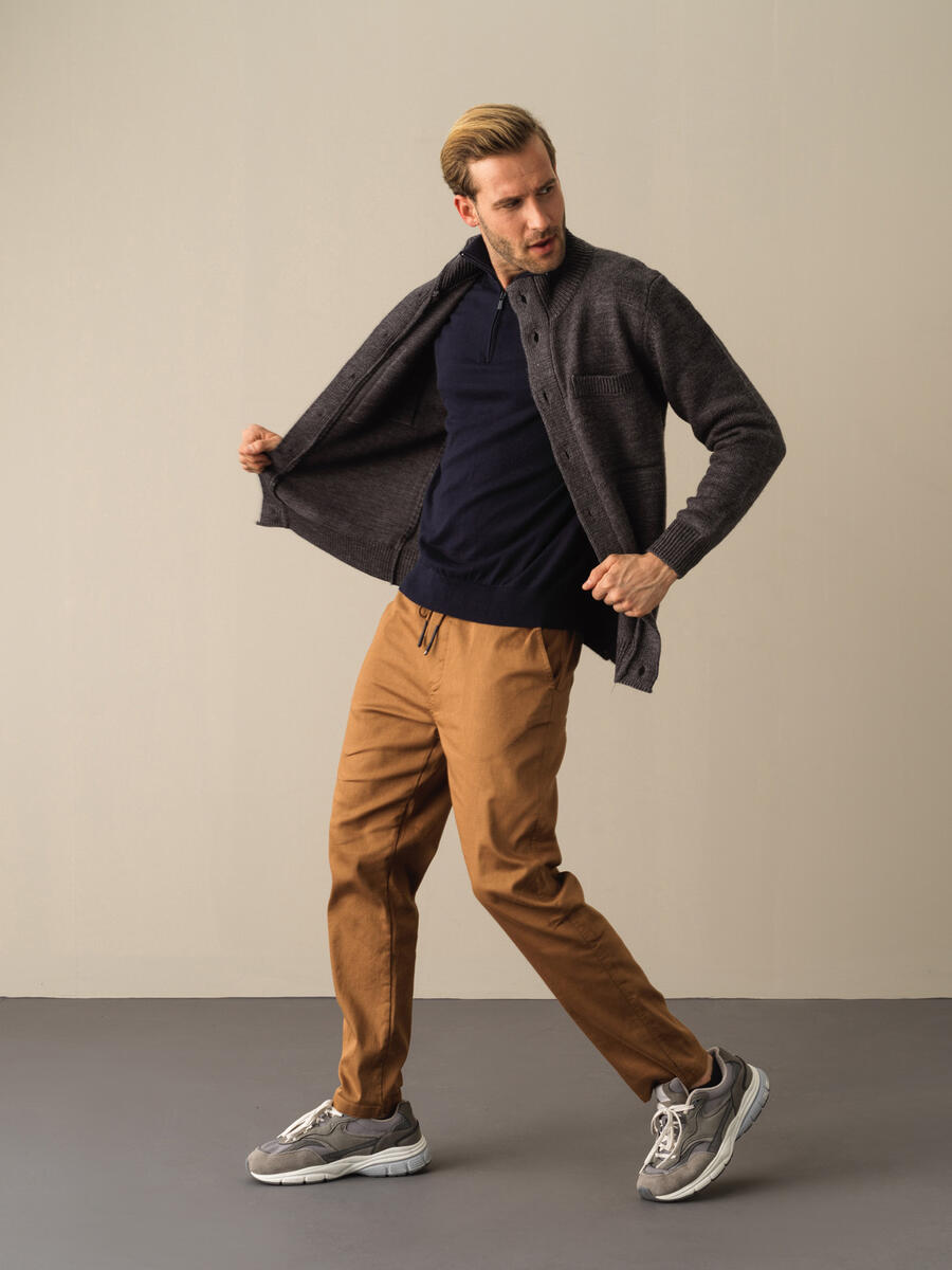 Antrasit Yumuşak Dokulu Düğmeli Cep DetaylıHırka - 4