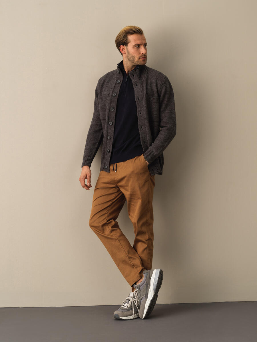 Antrasit Yumuşak Dokulu Düğmeli Cep DetaylıHırka - 2