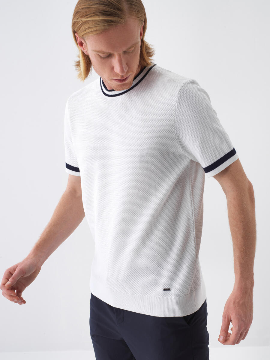 Beyaz Regular Fit Kazak