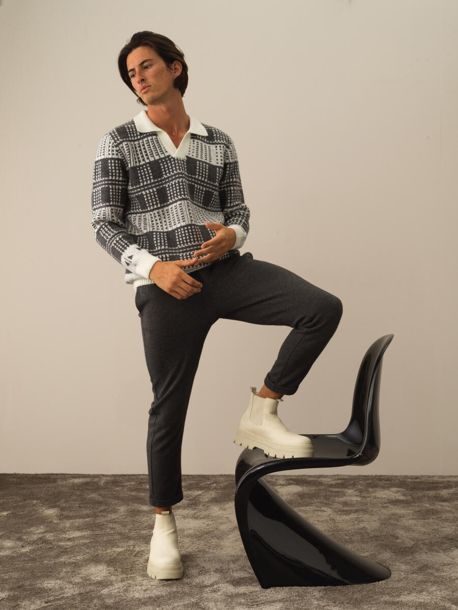 Kırık Beyaz Lüks Pamuk Dokulu Regular Fit Kazak - 3