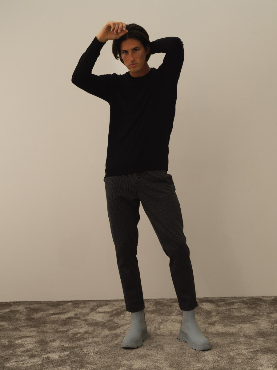 Siyah Pamuk Dokulu Regular Fit Kazak - 3