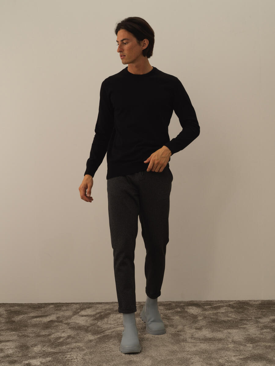 Siyah Pamuk Dokulu Regular Fit Kazak - 2