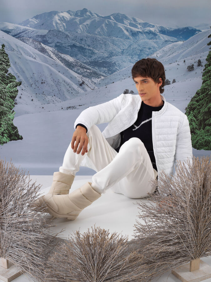 Beyaz Formunu Koruyan Regular Fit Mont - Xint