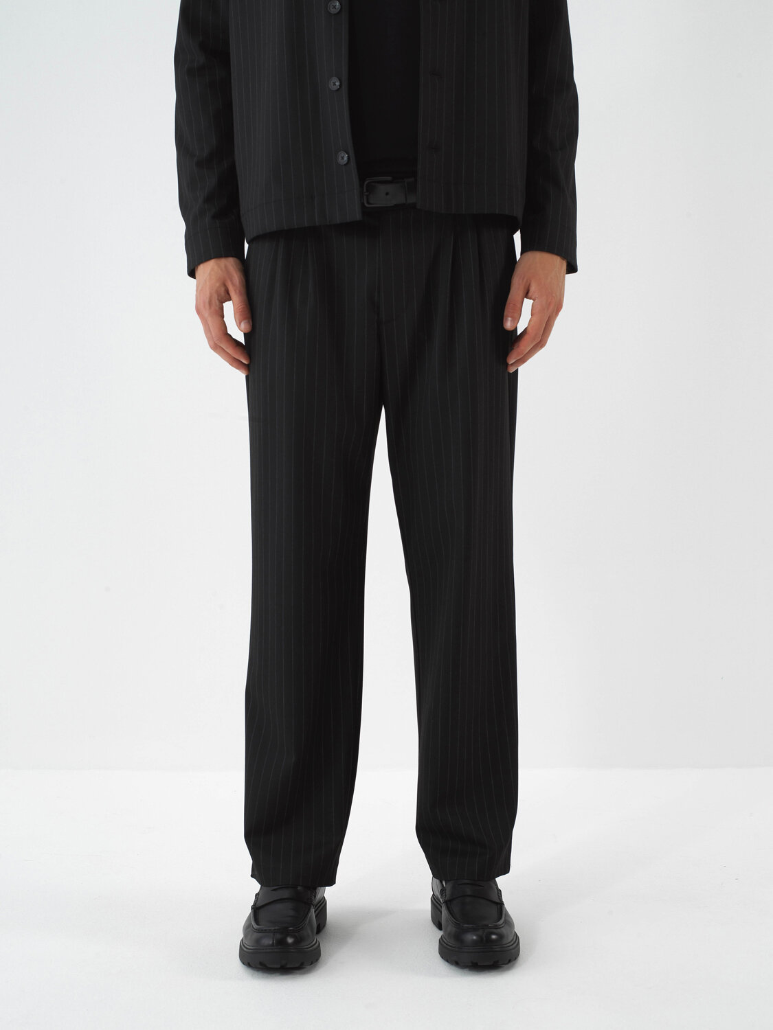 HD ichida jum qoplangan etuk ayollar