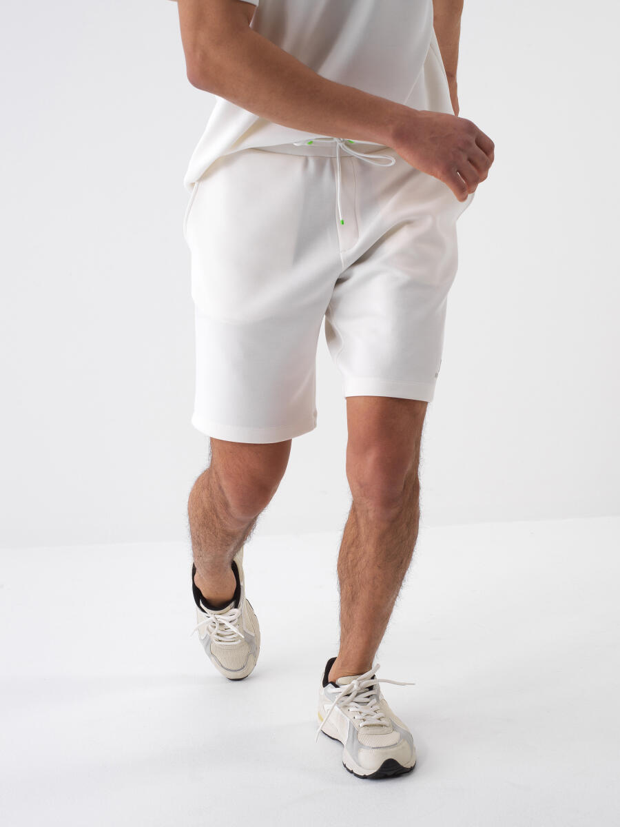 Beyaz Regular Fit Modal Şort
