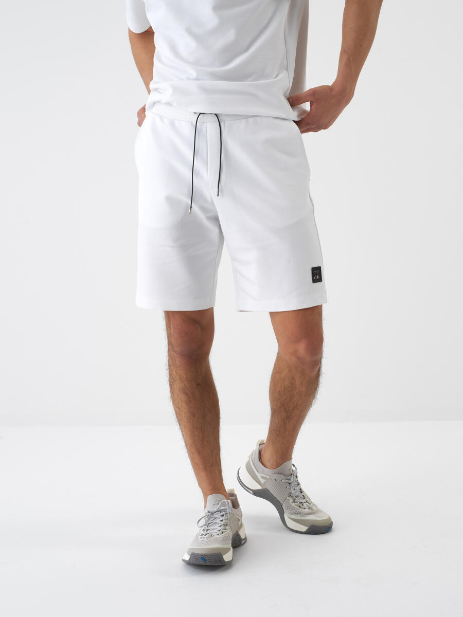 Beyaz Regular Fit Pamuklu Şort