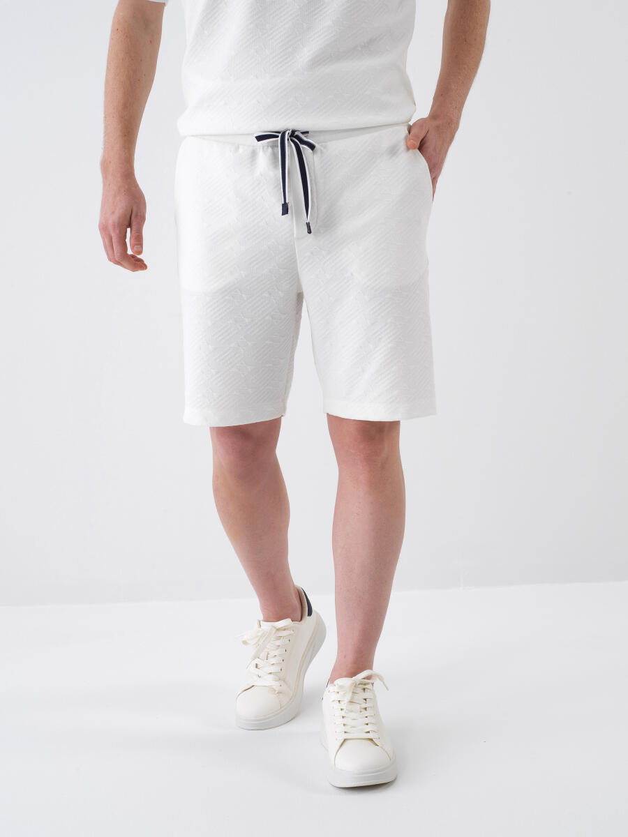 Beyaz Regular Fit Şort
