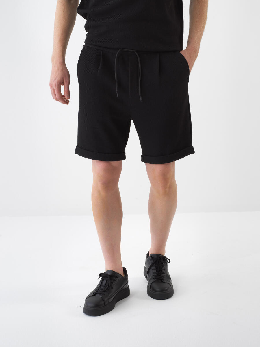 Siyah Regular Fit Şort