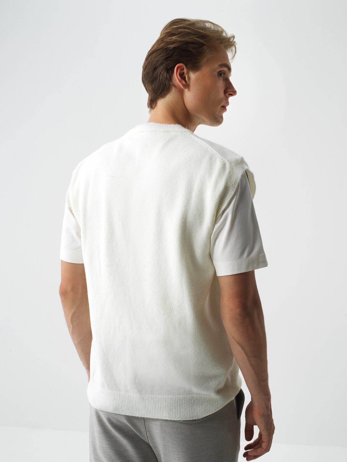 Ekru Yumuşak Dokulu Regular Fit Süveter - Xint