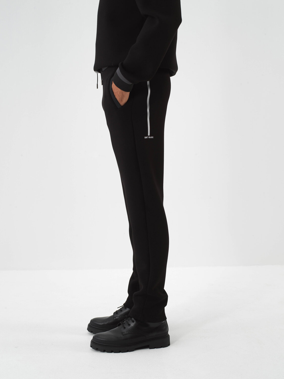 Siyah Pamuk Dokulu Regular Fit Sweat Pantolon - Xint