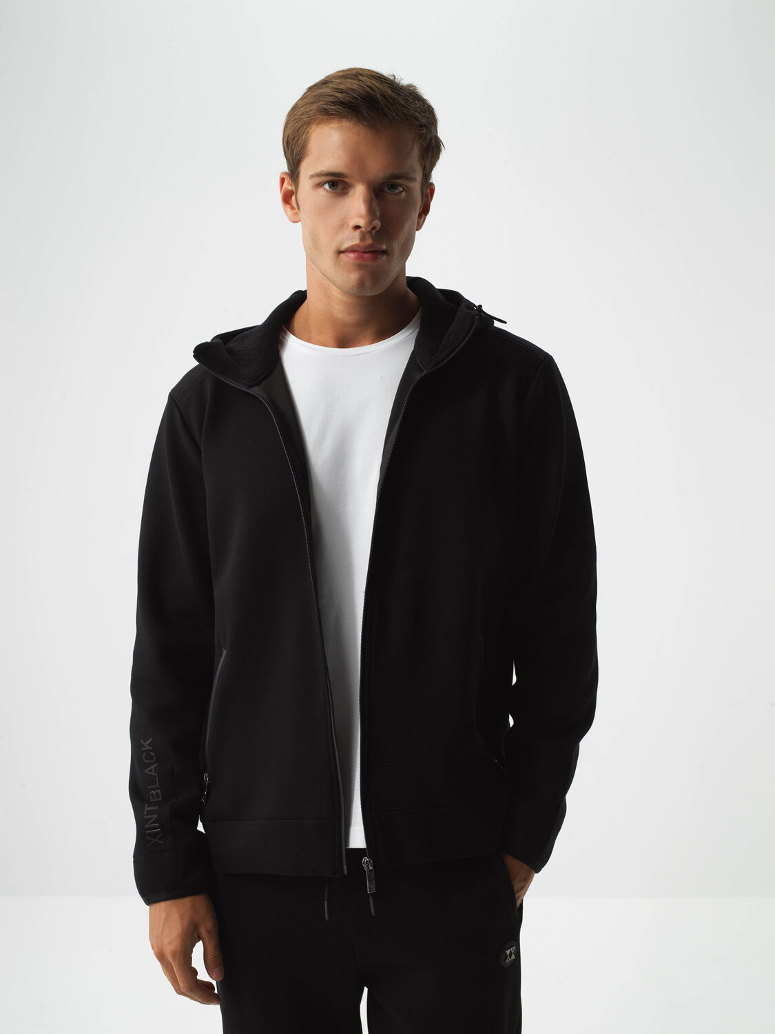 Siyah Pamuk Dokulu Regular Fit Sweatmont - Xint