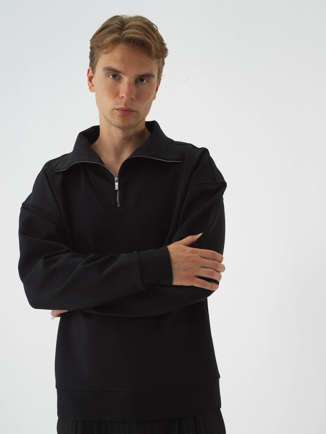 Siyah Pamuk Dokulu Oversize Sweatshirt