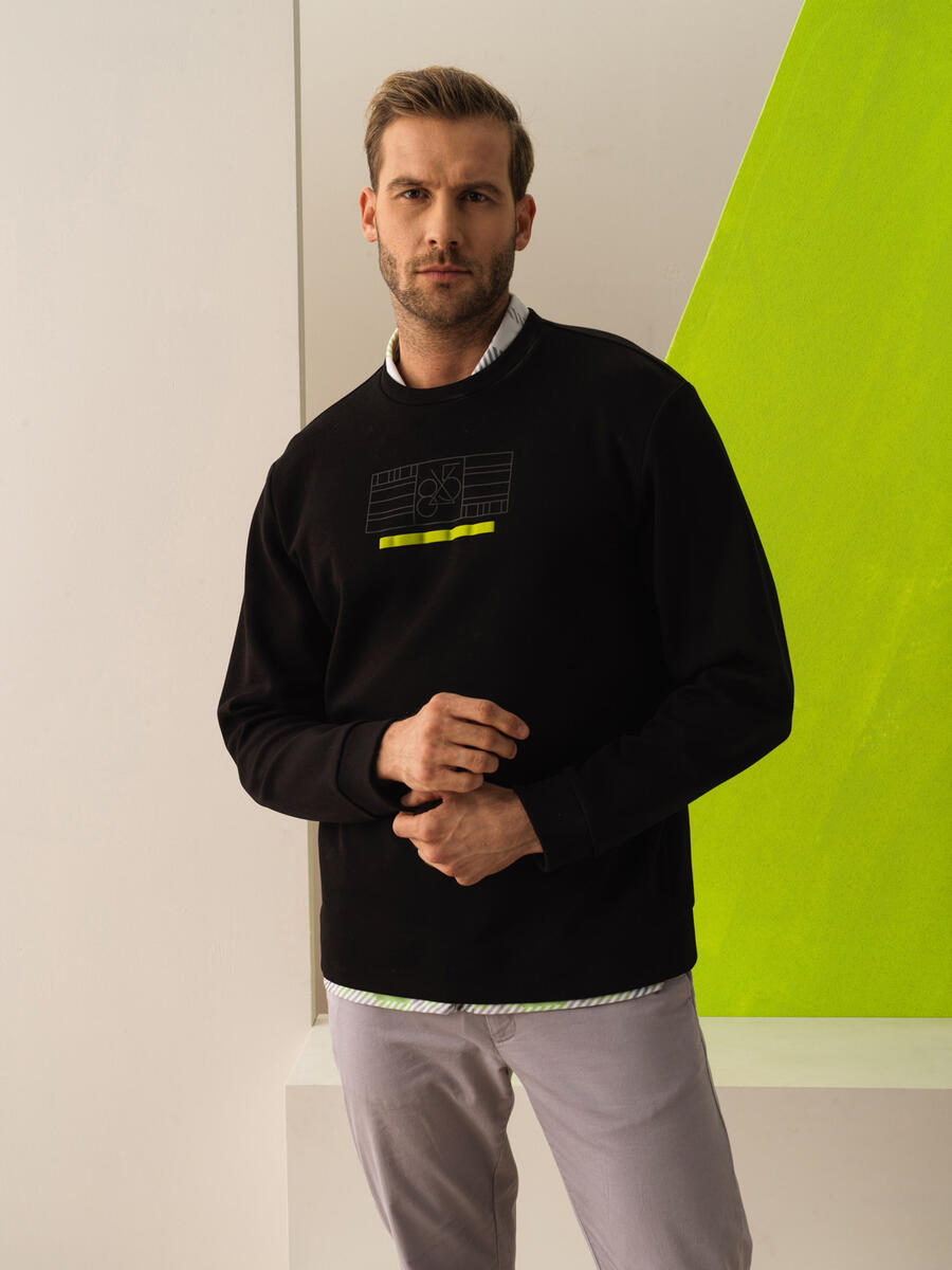 Siyah Regular Fit Pamuklu Sweatshirt