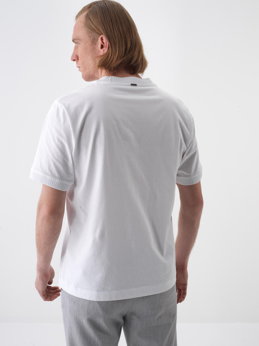 Beyaz Regular Fit Pamuklu Tişört - 4