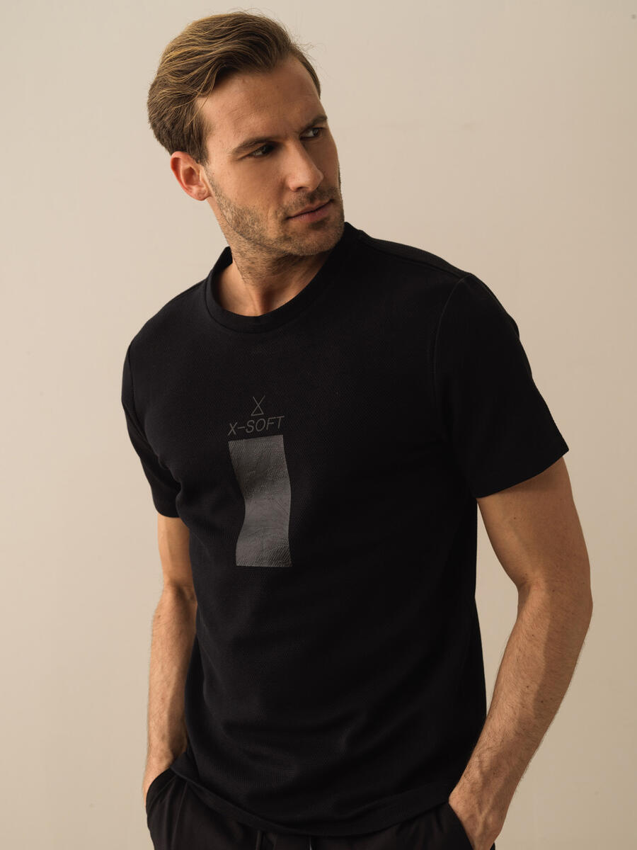 Siyah Regular Fit Pamuklu Tişört
