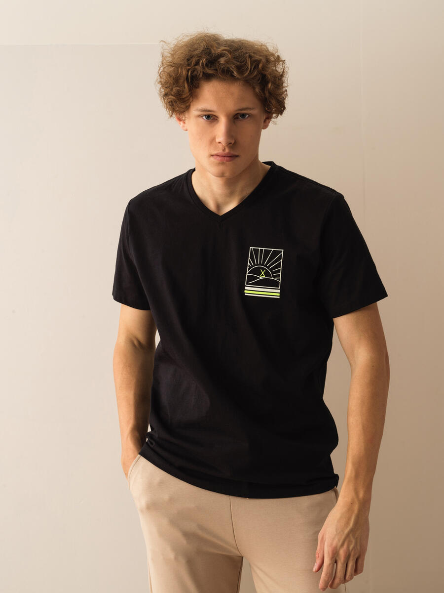 Siyah Regular Fit Pamuklu Tişört