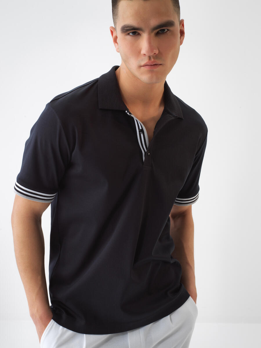 Siyah Regular Fit Pamuklu Tişört