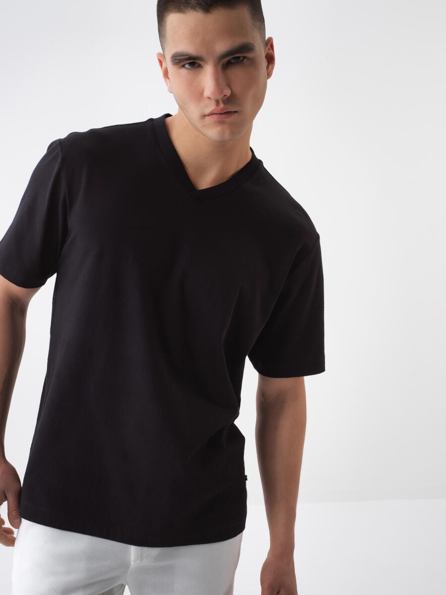 Siyah Regular Fit Pamuklu Tişört
