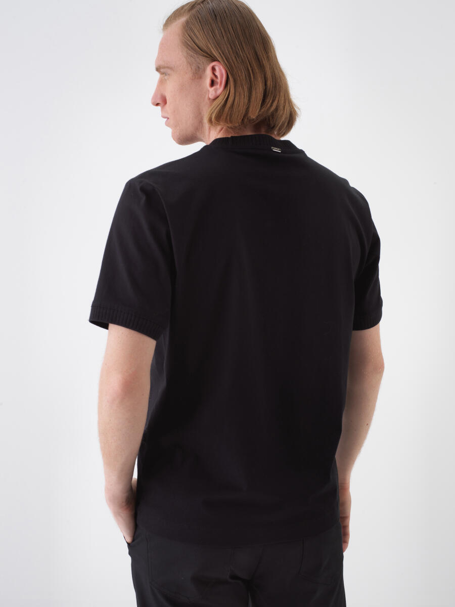 Siyah Regular Fit Pamuklu Tişört - 4