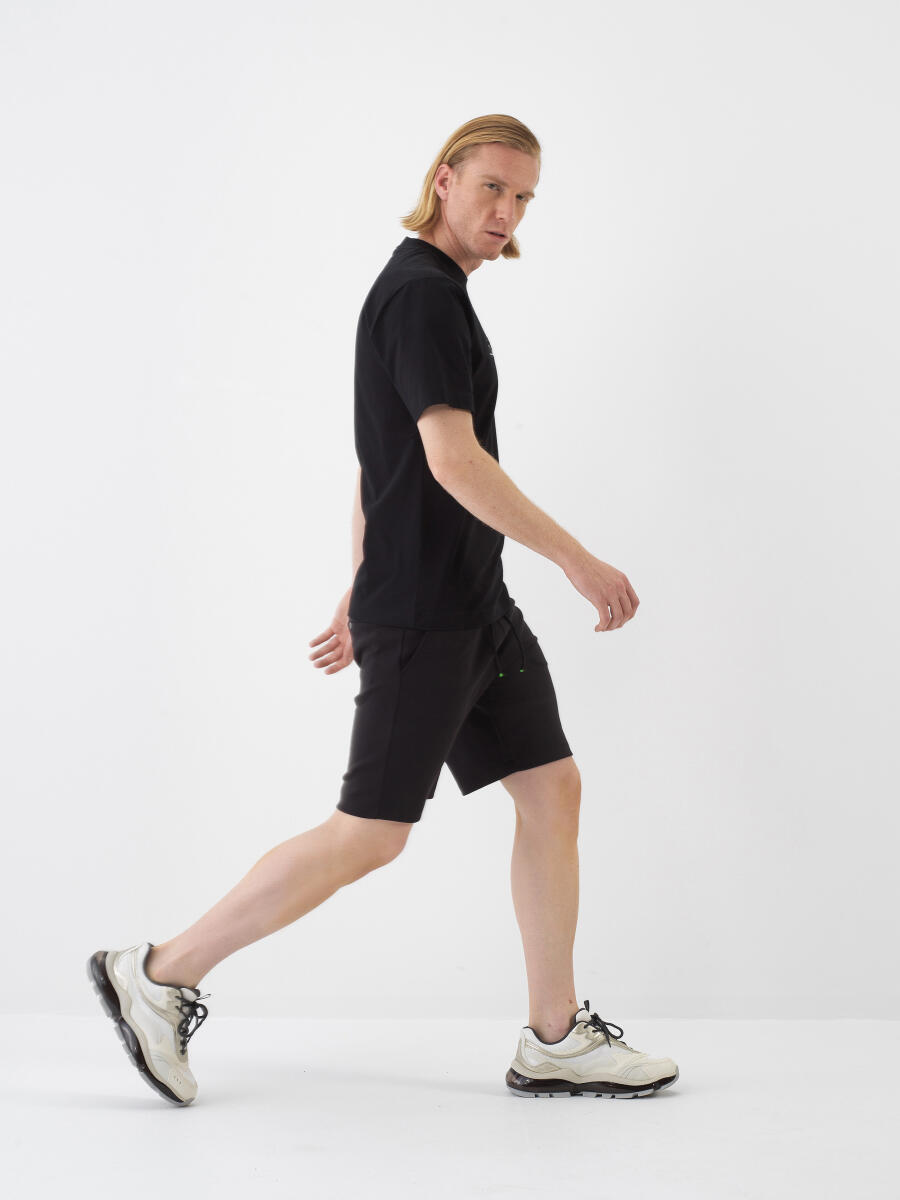 Siyah Regular Fit Pamuklu Tişört - 4
