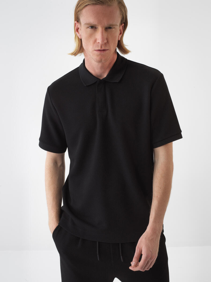 Siyah Regular Fit Tişört