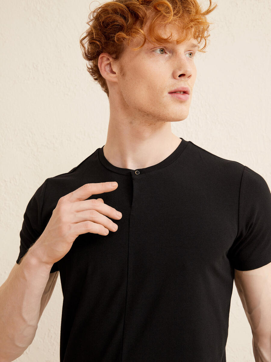 Siyah Slim Fit Pamuklu Basic Tişört