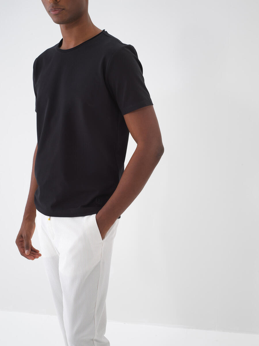 Siyah Slim Fit Pamuklu Tişört