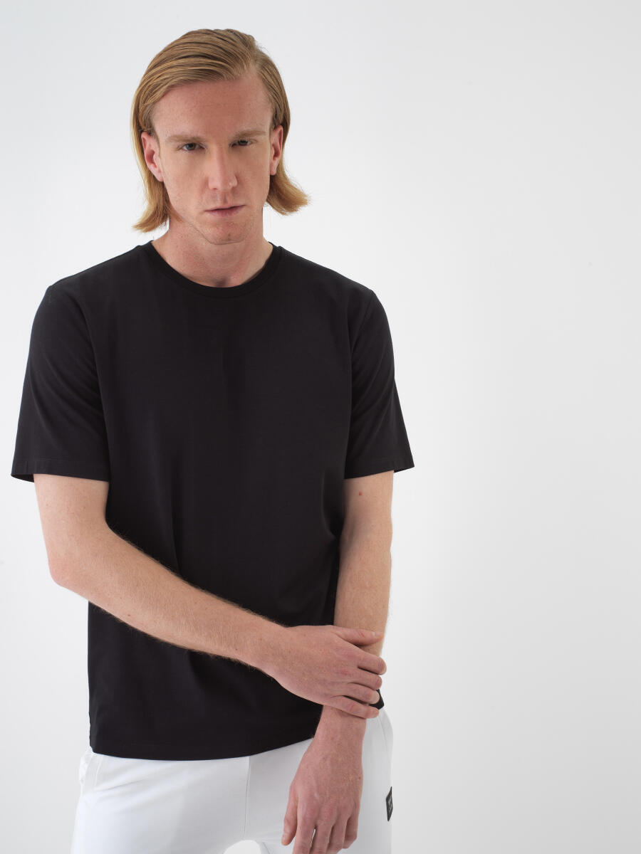 Siyah Slim Fit Pamuklu Tişört
