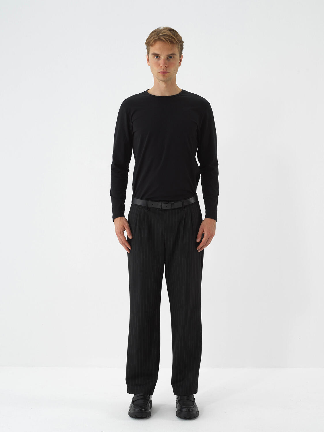 Siyah Modal Dokulu Slim Fit Uzun Kollu Tişört - 2