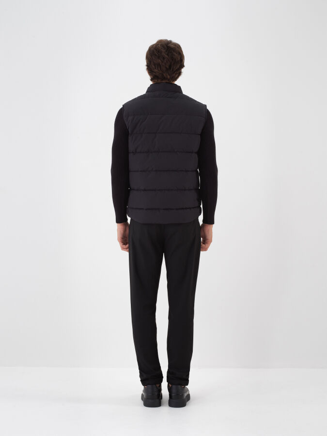 Siyah Formunu Koruyan Regular Fit Yelek - Xint