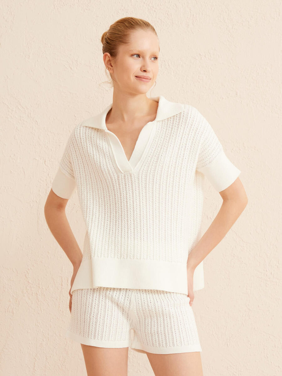 Ekru Regular Fit Pamuklu Polo Yaka Bluz