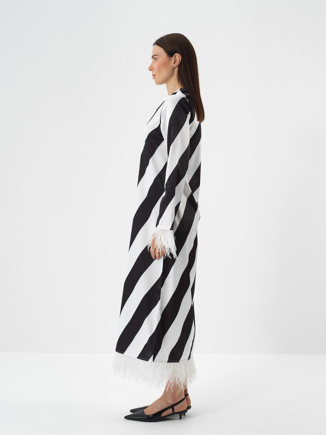 Siyah Formunu Koruyan Regular Fit Elbise - 3