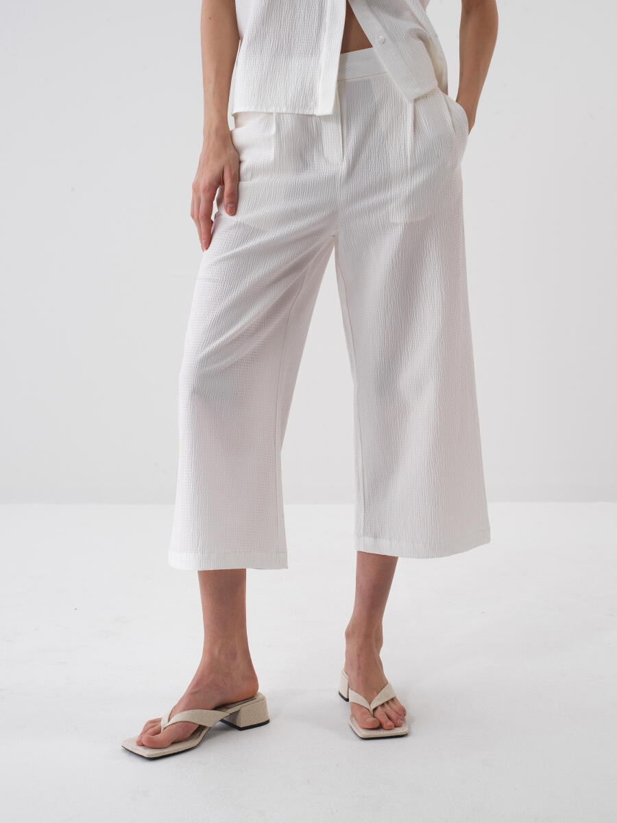 Beyaz Oversize Pamuklu Pantolon