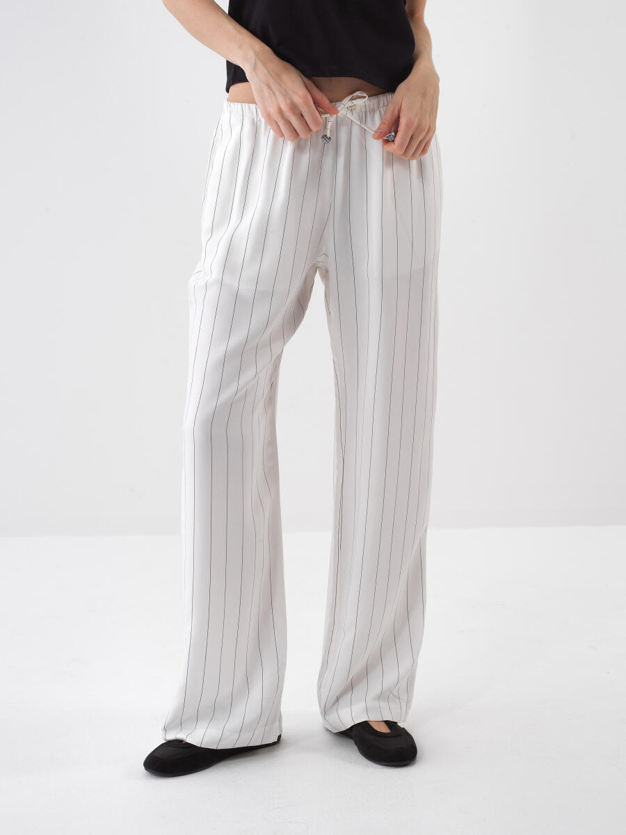 Beyaz Oversize Pantolon