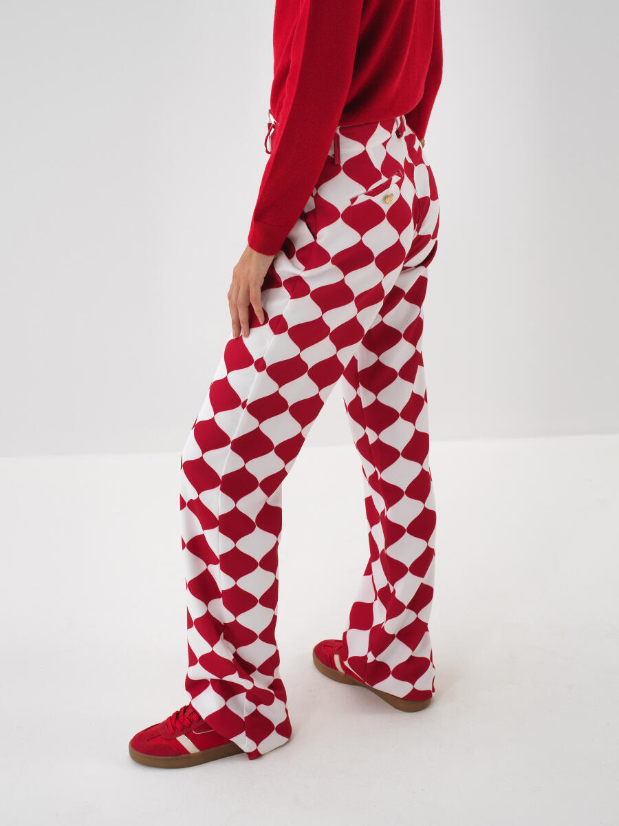 Kırmızı Formunu Koruyan Regular Fit Pantolon