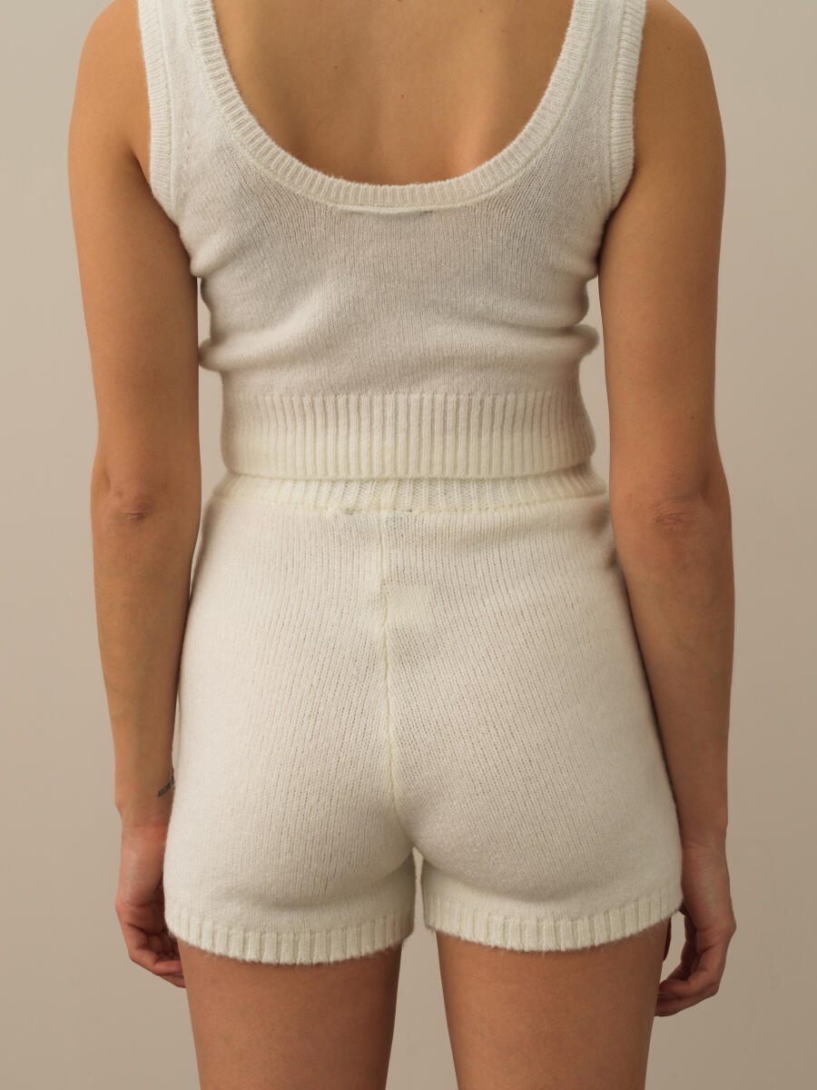 Kırık Beyaz Lüks Pamuk Dokulu Regular Fit Şort - 4