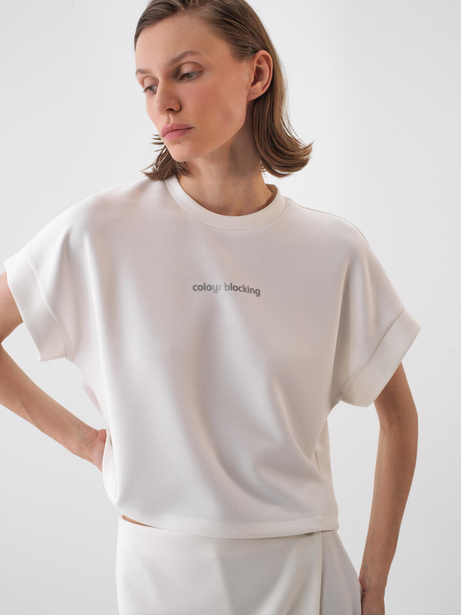 Beyaz Oversize Pamuklu Tişört