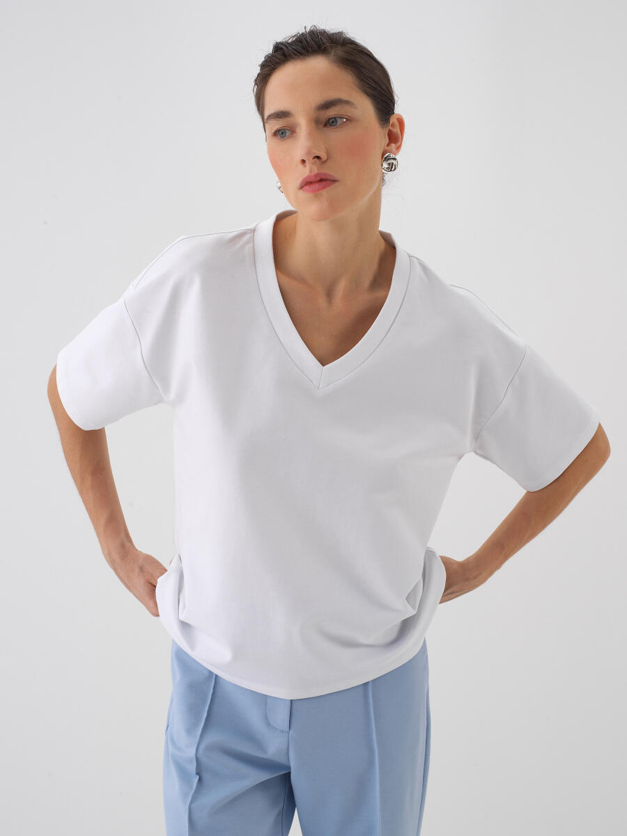 Beyaz Oversize Pamuklu Tişört
