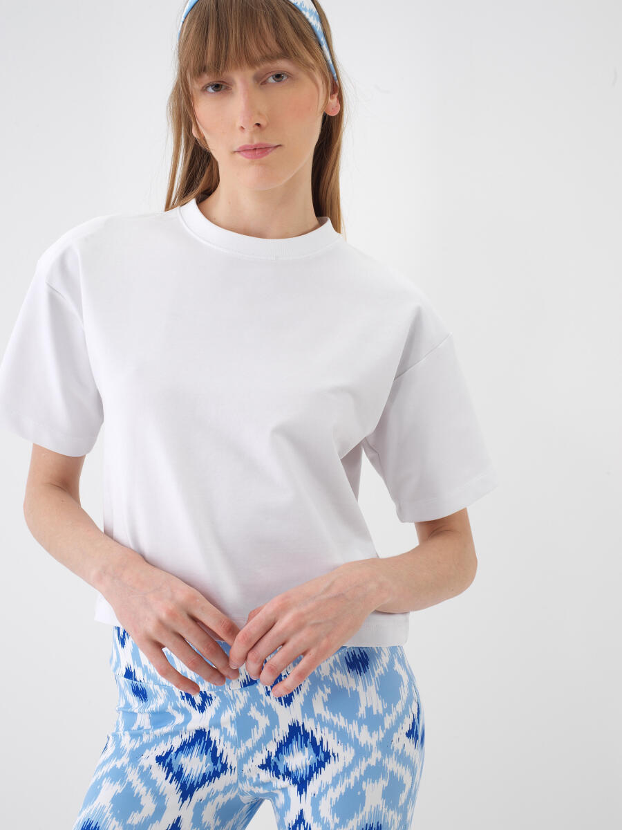Beyaz Oversize Pamuklu Tişört