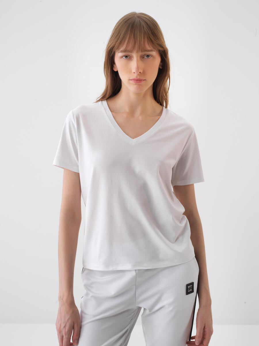 Beyaz Regular Fit Pamuklu Tişört