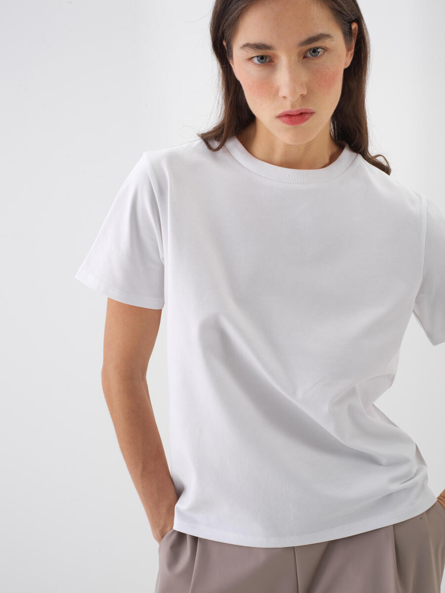 Beyaz Regular Fit Pamuklu Tişört