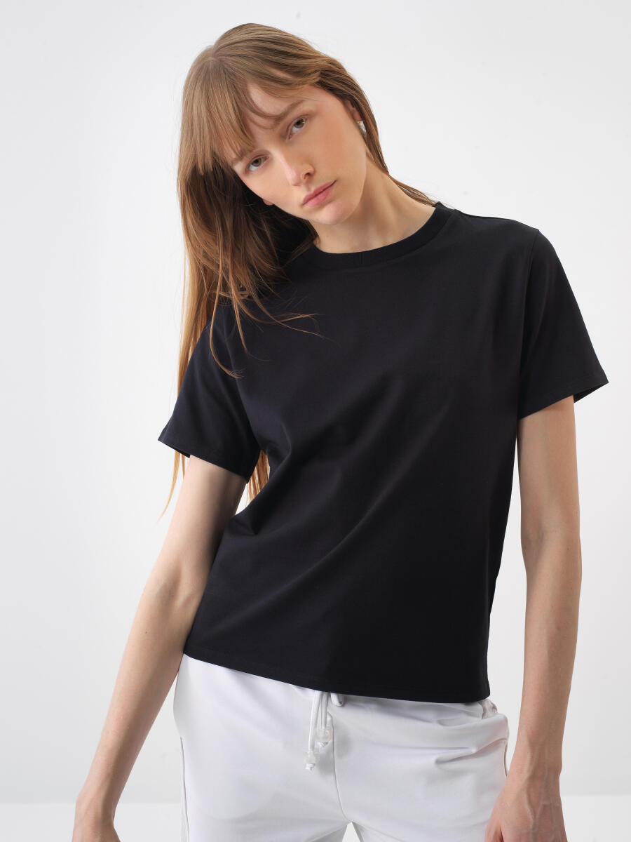Siyah Regular Fit Pamuklu Tişört