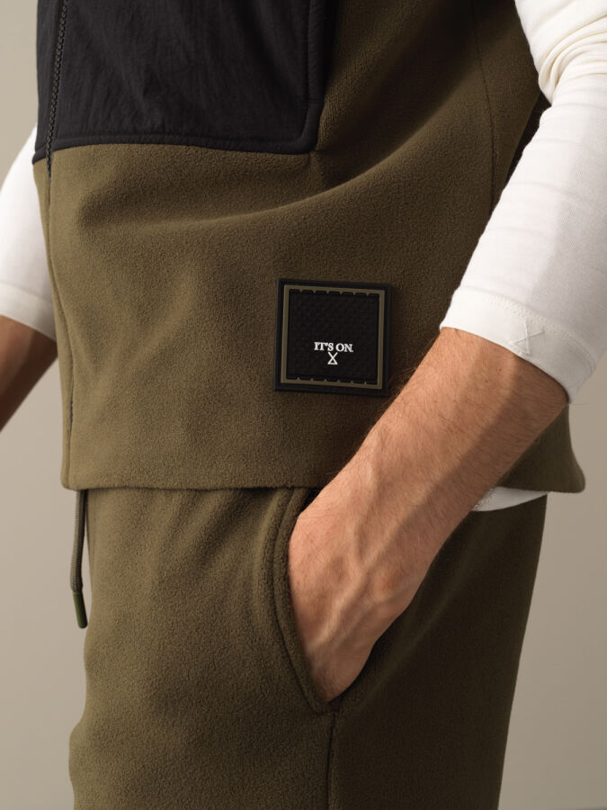 Regular Fit Garnished Polar Vest - Xint