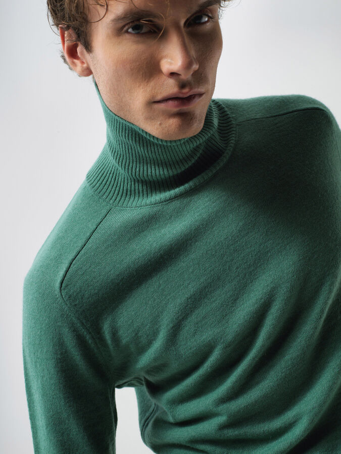Wool Turtleneck Basic Sweater - Xint