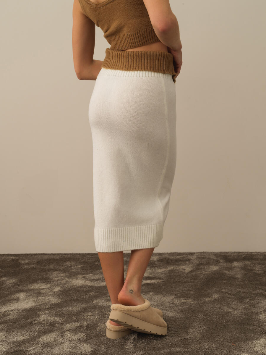 Oversized Knit Skirt - 3