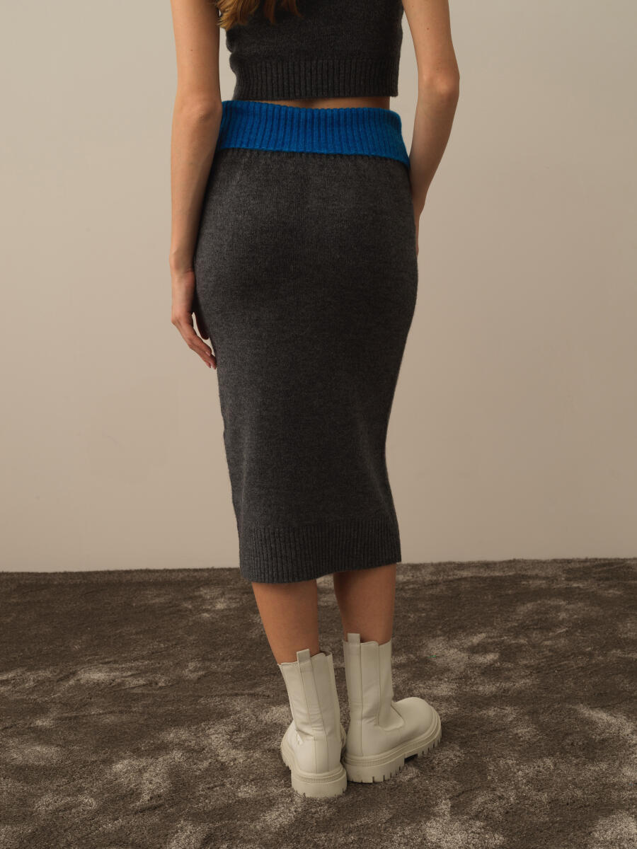 Oversized Knit Skirt - 3